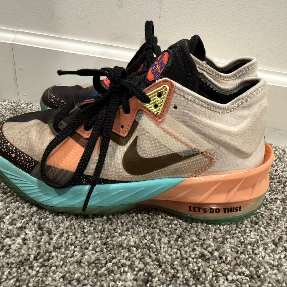 Nike LeBron 18 XVIII low tune squad space jam basketball shoes, youth size 4.5 - Picture 6 of 14